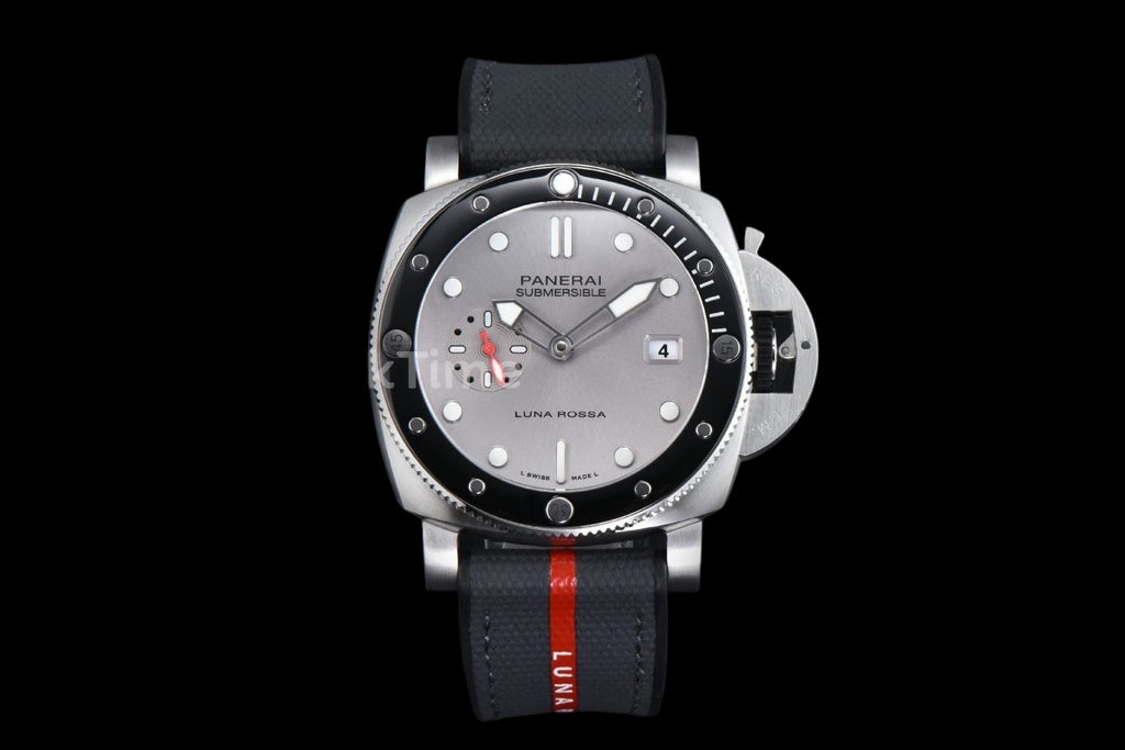 PAM1681 Submersible Luna Rossa 44mm SS VSF Silver Dial Black