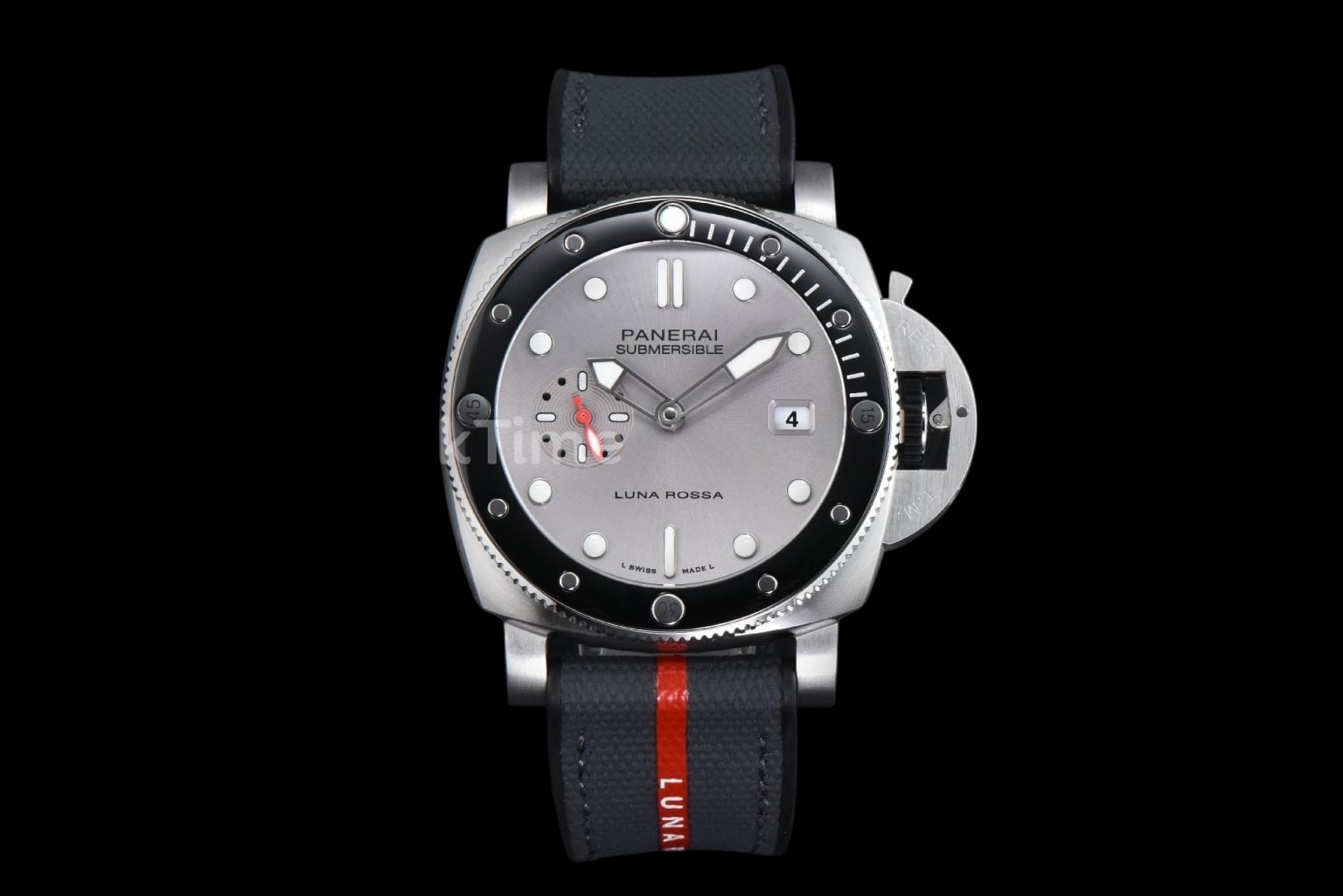 PAM1681 Submersible Luna Rossa 44mm SS VSF Silver Dial Black